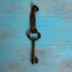 Vintage Fossil Brass Skeleton Key Bag Charm Leather EUC